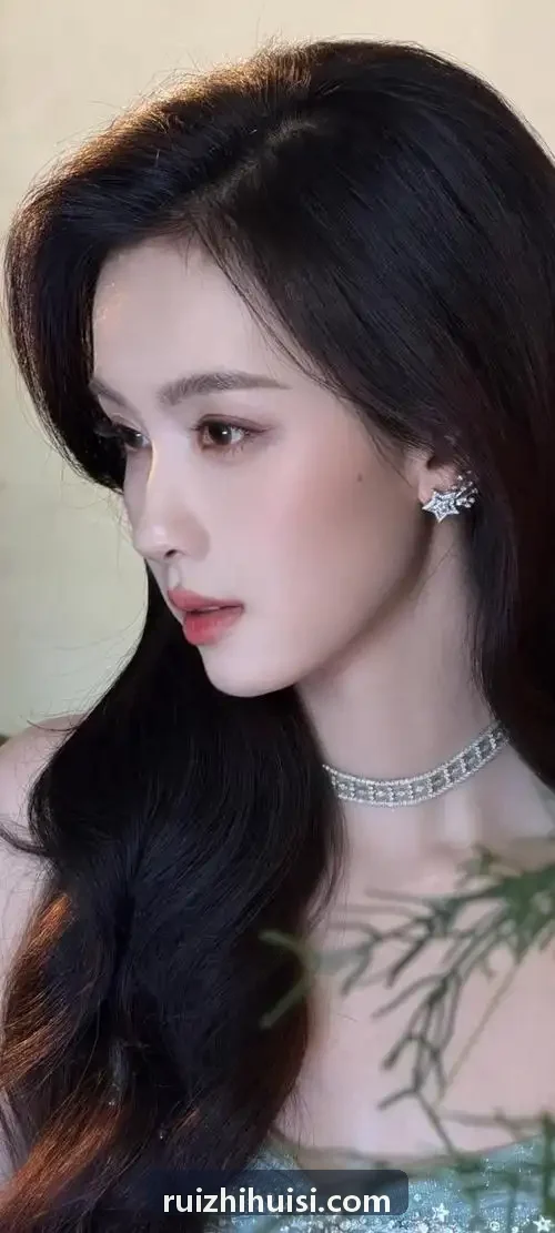 线边J9集团（china）公司官网边缘网关采集箱内部端子与指示灯特写